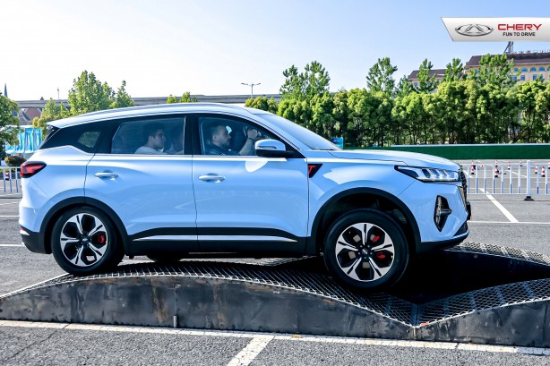 Foto - Param olsa da ben alsam! Çinli dev markanın sevilen modeli TIGGO 7 3 milyonu aşan küresel kullanıcıya ulaştı! Adeta ödül canavarı! 