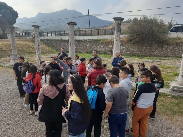 Foto - Paranın ilk basıldığı Sardes Antik Kent’te ders işlediler