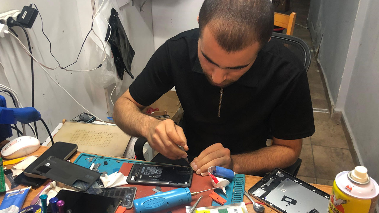 Foto - Paranız cebinizde kalsın! Yaz sıcaklarında telefon kullanırken bunları aklınızdan çıkarmayın