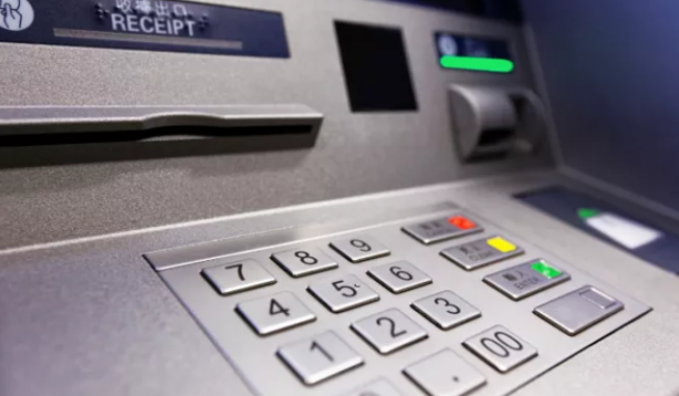 Foto - Paranız pul olmasın! ATM kullananlar dikkat!