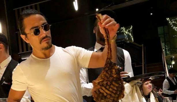 Foto - Parası var seviyesi yok! Nusret'ten büyük görgüsüzlük