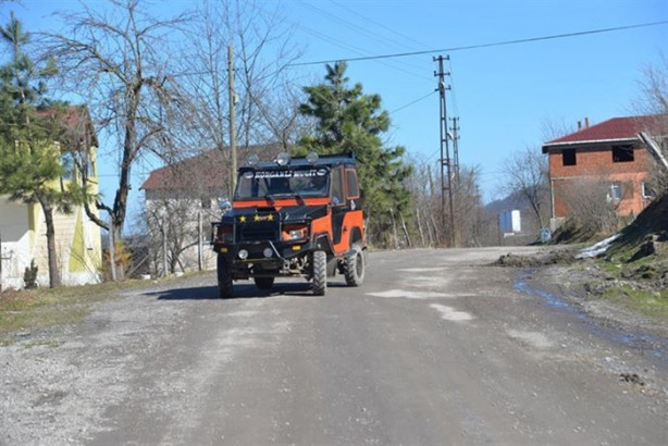 Foto - Parası yetmeyince arazi aracını kendisi yaptı!