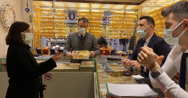 Foto - Parasını altın ve dolarla değerlendirecekler dikkat! Uzman isim vatandaşa seslenerek öyle bir öneri yaptı ki…