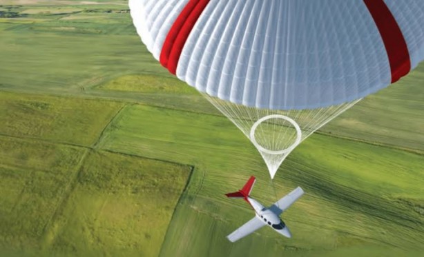 Foto - Paraşütlü uçak yaptılar