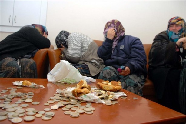 Parayı sakladığı yere çok şaşıracaksınız!