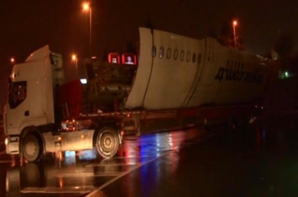 Foto - Parçalanan uçak restoran olacak