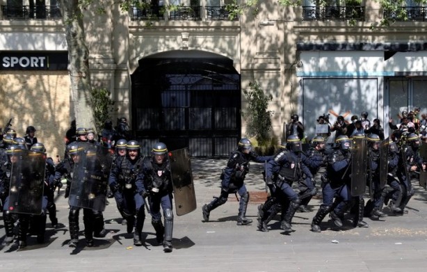 Foto - Paris 230 yıl sonra aynı sloganla inledi