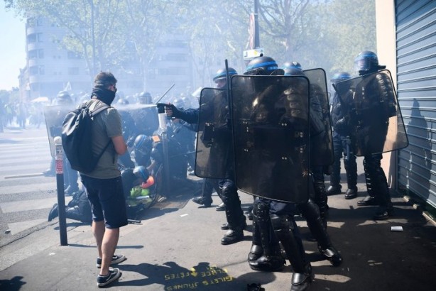 Foto - Paris 230 yıl sonra aynı sloganla inledi