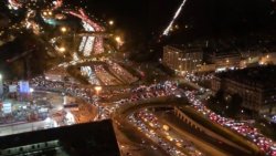 Paris karıştı! Karantina öncesi izdiham