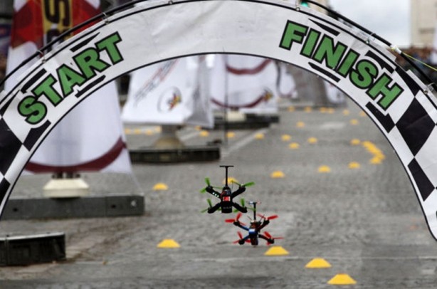 Foto - Drone yarışıları Paris'te düzenlendi