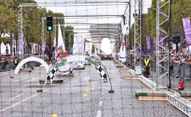 Drone yarışıları Paris'te düzenlendi