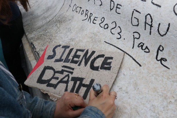 Paris'te Filistin'e destek gösterisi