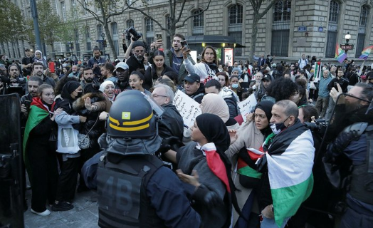 Foto - Paris'te Filistin'e destek gösterisi: Polis müdahalesine rağmen meydanı terk etmediler!