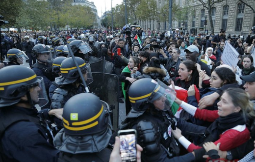 Foto - Paris'te Filistin'e destek gösterisi: Polis müdahalesine rağmen meydanı terk etmediler!