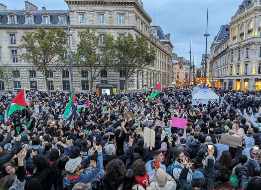 Foto - Paris'te Filistin'e destek gösterisi: Polis müdahalesine rağmen meydanı terk etmediler!