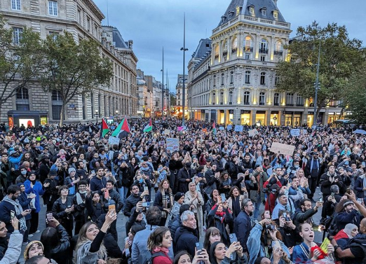 Foto - Paris'te Filistin'e destek gösterisi: Polis müdahalesine rağmen meydanı terk etmediler!