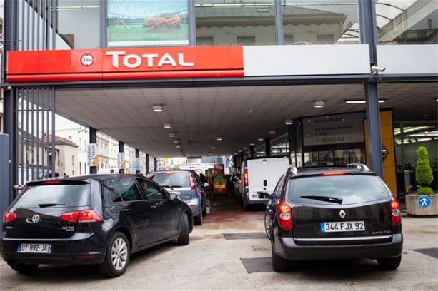 Paris'te yakıt sıkıntısı!