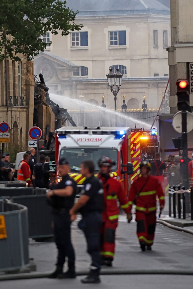 Foto - Paris’teki patlamada 7’si ağır 16 kişi yaralandı