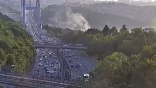 Foto - Park halindeki minibüs bir anda alev aldı sürücü son anda kurtuldu