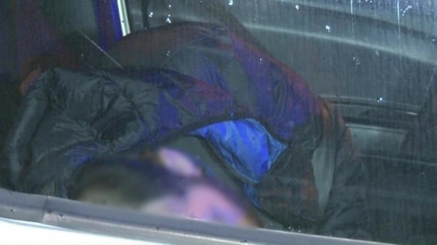 Foto - Park halindeki otomobilin içinde erkek cesedi bulundu