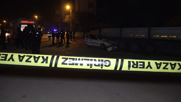 Foto - Park halindeki tıra ok gibi saplandı! Sürücü hayatını kaybetti