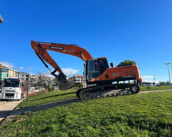  ‘parkımıza dokunmayın’ Çocukları dinlemedi talana devam dedi