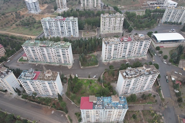 Foto - Parklar çocuksuz, evler insansız kaldı