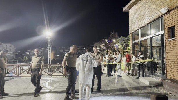 Foto - Parkta tartıştığı 2 kişiyi bıçakladı: Kaçarken yakalandı