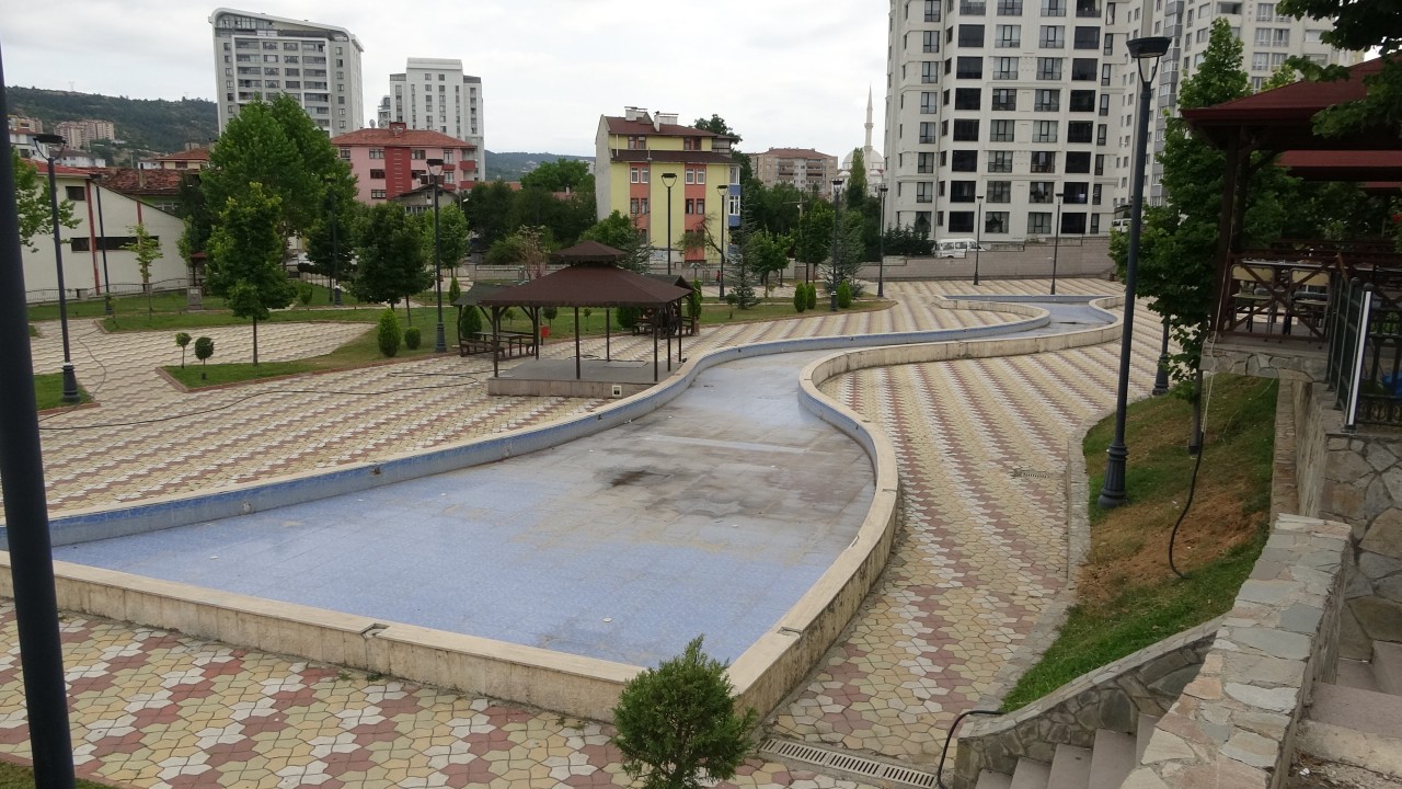 Foto - İsyan etmemek elde değil: Parkta uygunsuz hareketlerde bulunan kişileri uyaran muhtarın başına bakın ne geldi