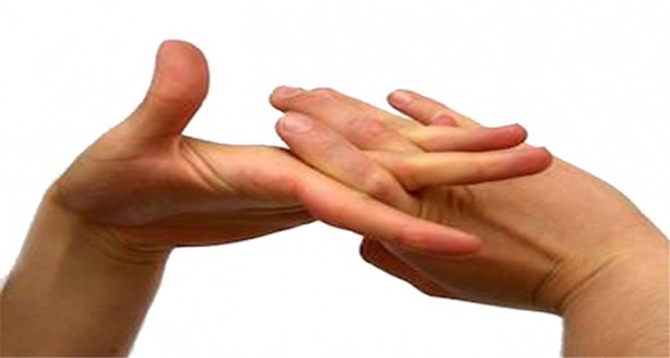 Foto - Parmak çıtlatmak kemik erimesine mi sebep oluyor?