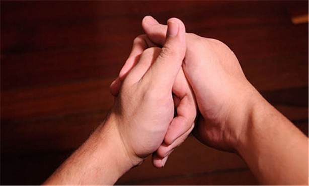 Foto - Parmak çıtlatmak kemik erimesine mi sebep oluyor?