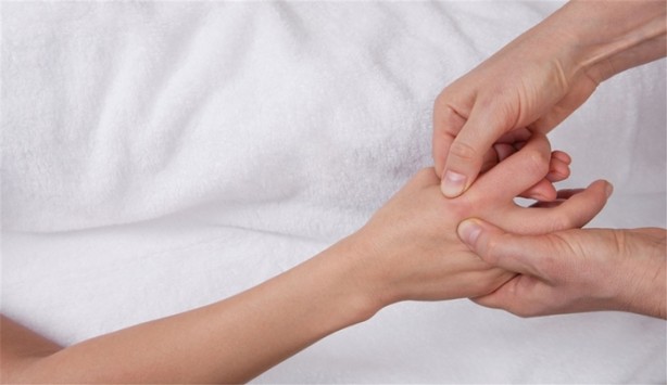 Foto - Parmak çıtlatmak kemik erimesine mi sebep oluyor?