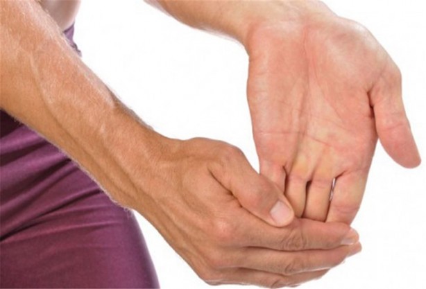 Foto - Parmak çıtlatmak kemik erimesine mi sebep oluyor?