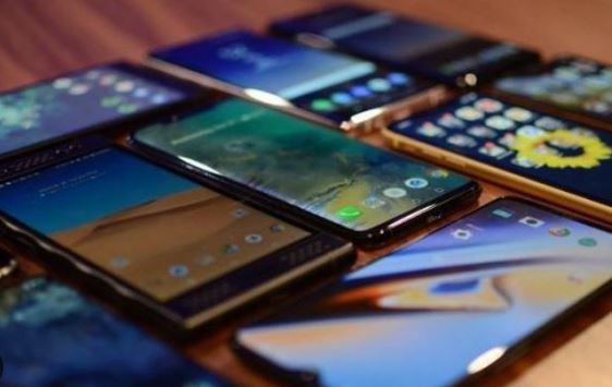 Foto - Parmak izini kendi temizleyen ekran teknolojisi