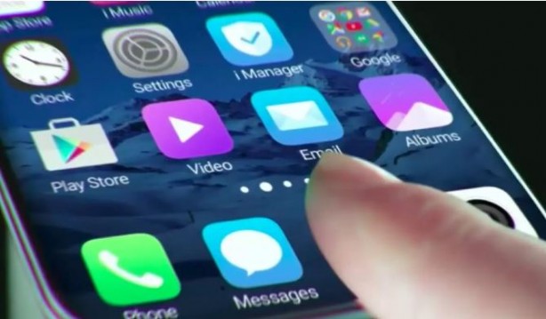 Foto - Parmak izini kendi temizleyen ekran teknolojisi