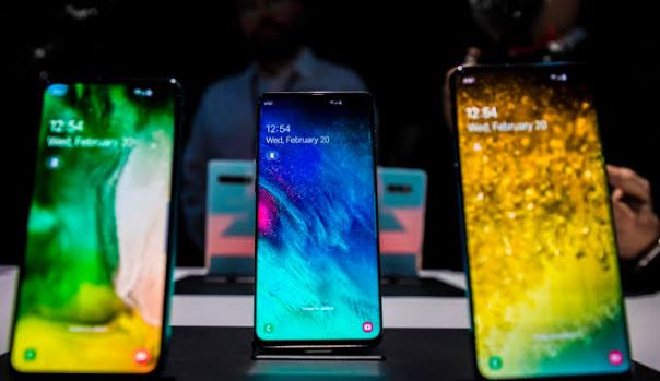 Foto - Parmak izini kendi temizleyen ekran teknolojisi