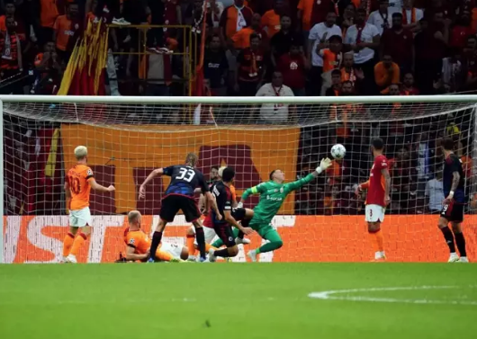 Foto - Pas sevdan bizi bitirdi! Muslera bu kez fena patladı, takımdan ayrılıyor