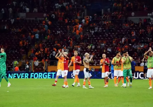 Foto - Pas sevdan bizi bitirdi! Muslera bu kez fena patladı, takımdan ayrılıyor