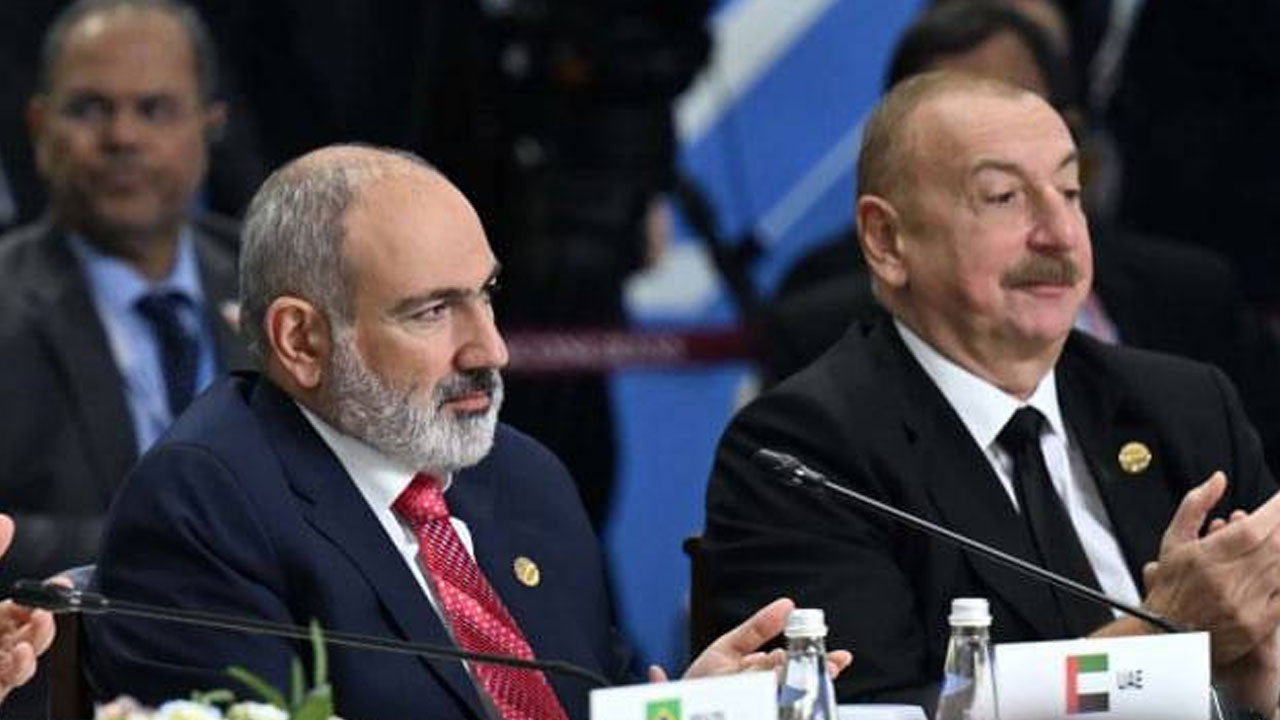 Foto - Paşinyan gemileri yaktı! Azerbaycan için Anayasa’yı değiştirecek