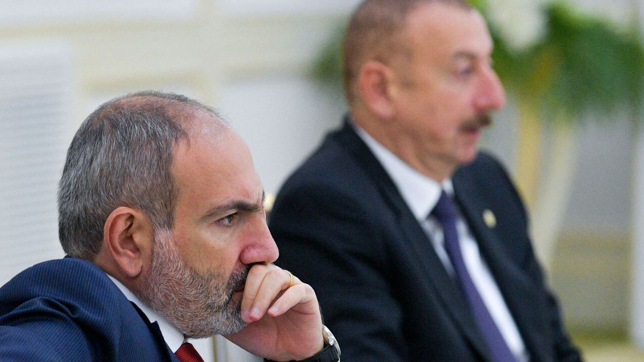 Foto - Paşinyan gemileri yaktı! Azerbaycan için Anayasa’yı değiştirecek