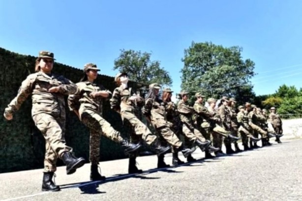 Foto - Paşinyan'ın karısı duyurdu: Cepheye gidiyoruz!