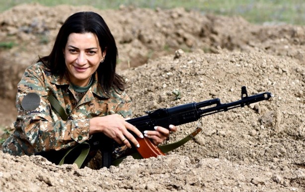 Foto - Paşinyan'ın karısı duyurdu: Cepheye gidiyoruz!