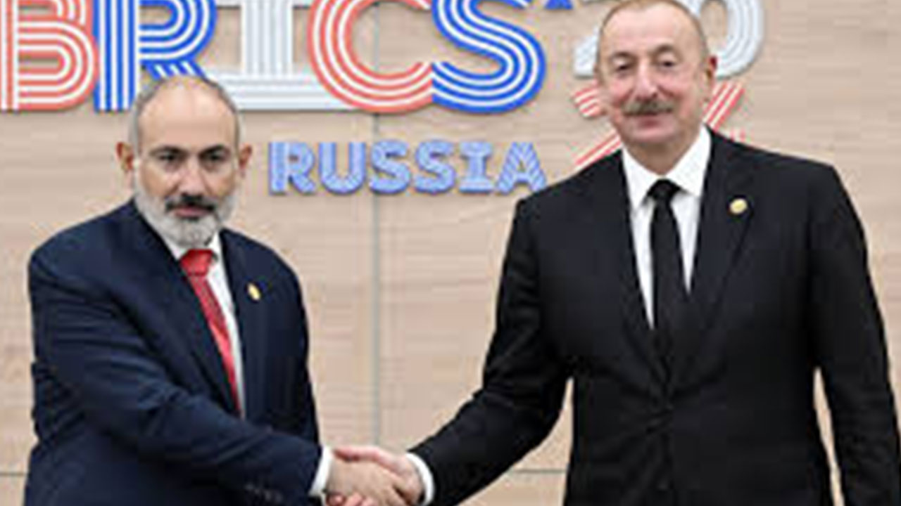 Foto - Paşinyan'ın Türkiye sözleri Ermenistan'ı ayağa kaldırdı! 'Vatan haini' ilan ettiler