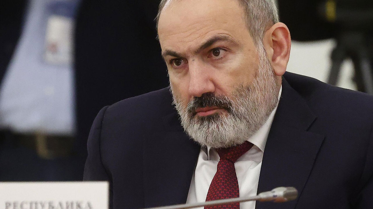 Foto - Paşinyan'ın Türkiye sözleri Ermenistan'ı ayağa kaldırdı! 'Vatan haini' ilan ettiler