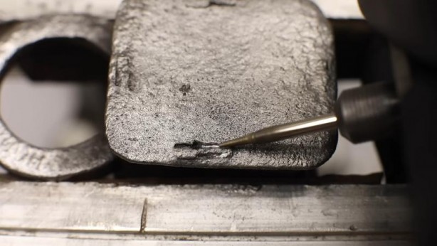 Foto - Paslanmış eski kilidi restore ederken gözlerine inanamadı! İçinden bakın neler çıktı