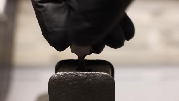 Foto - Paslanmış eski kilidi restore ederken gözlerine inanamadı! İçinden bakın neler çıktı