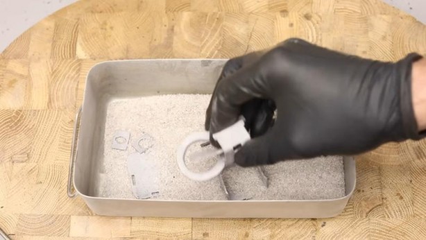 Foto - Paslanmış eski kilidi restore ederken gözlerine inanamadı! İçinden bakın neler çıktı