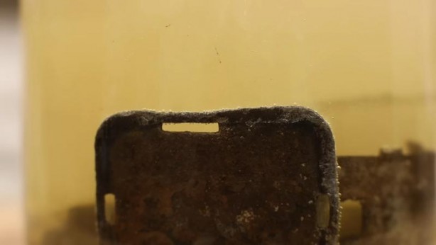 Foto - Paslanmış eski kilidi restore ederken gözlerine inanamadı! İçinden bakın neler çıktı