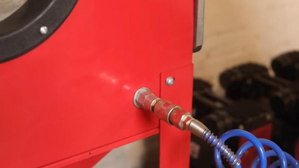 Foto - Paslanmış eski kilidi restore ederken gözlerine inanamadı! İçinden bakın neler çıktı