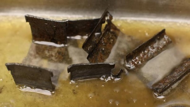 Foto - Paslanmış eski kilidi restore ederken gözlerine inanamadı! İçinden bakın neler çıktı